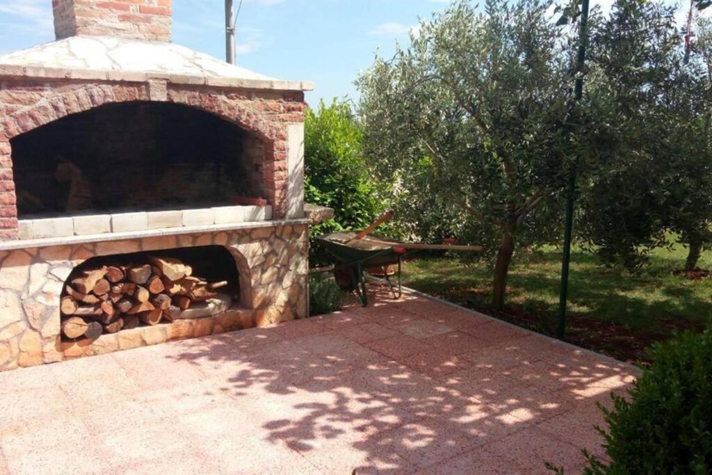 Comfortable Apartment Near Pula Marcana Luaran gambar